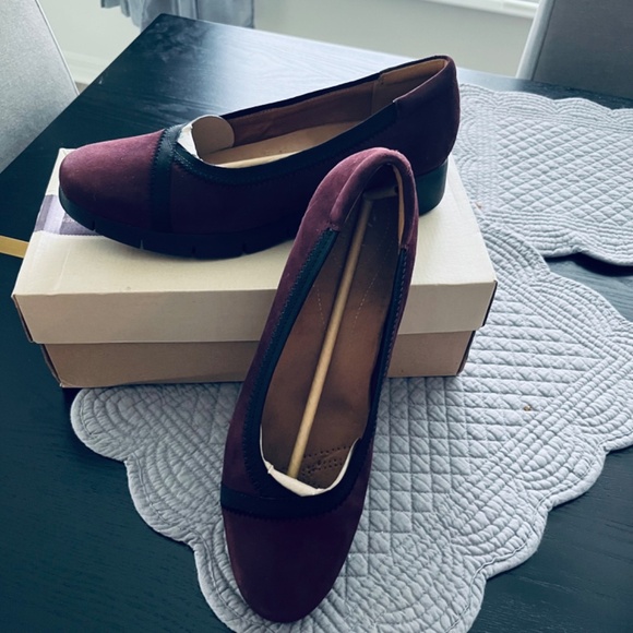 Clarks Artisan Daelyn Hill Burgundy Suede Loafers New in Size 11 New in Box - Picture 6 of 9